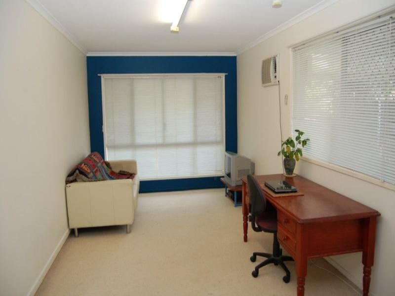 4 Kingvale Street, Regents Park QLD 4118