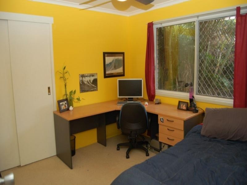 4 Kingvale Street, Regents Park QLD 4118