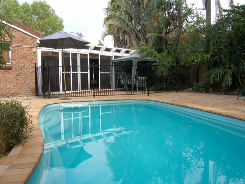 4 Kingvale Street, Regents Park QLD 4118