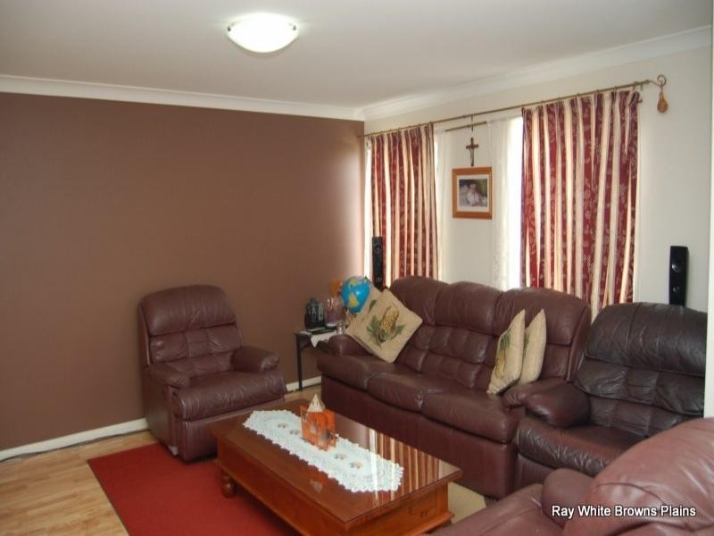 12 Cornell Close, Regents Park QLD 4118