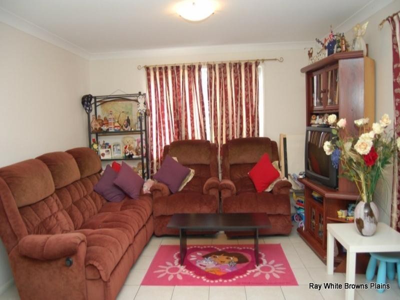 12 Cornell Close, Regents Park QLD 4118