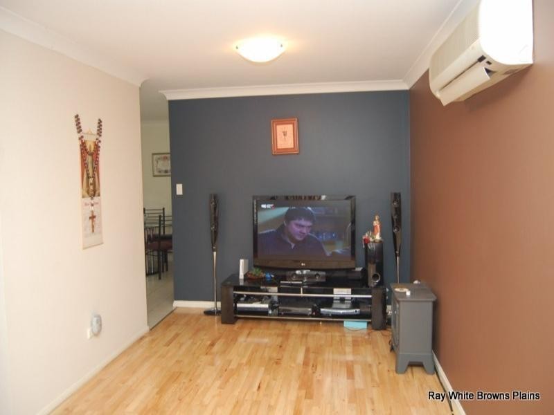 12 Cornell Close, Regents Park QLD 4118