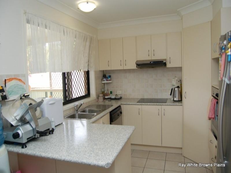 12 Cornell Close, Regents Park QLD 4118