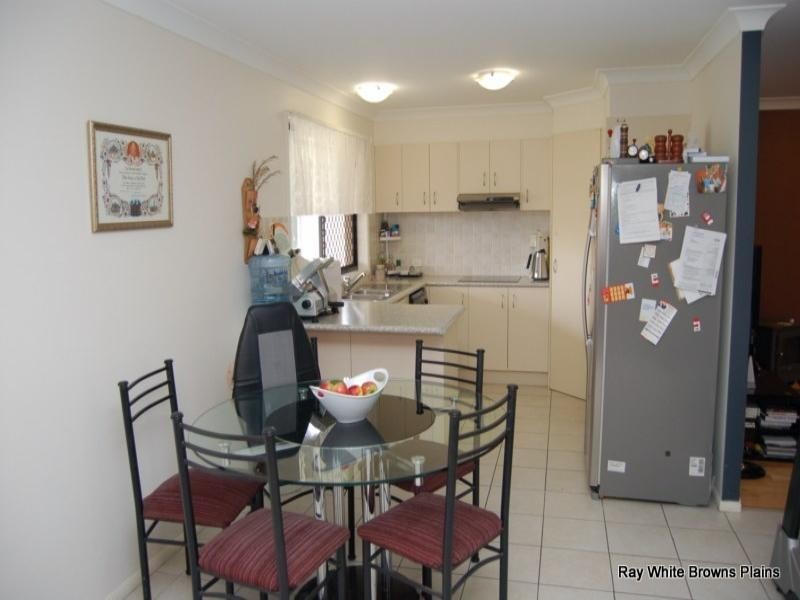 12 Cornell Close, Regents Park QLD 4118