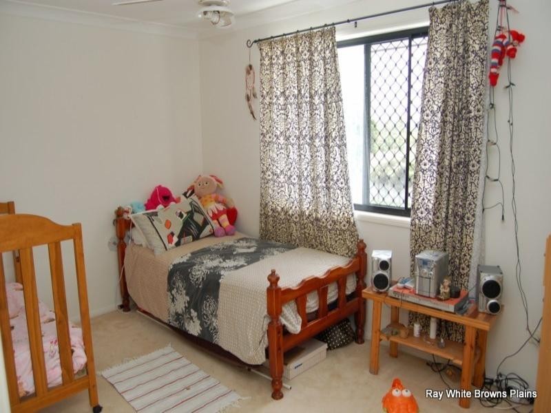 12 Cornell Close, Regents Park QLD 4118
