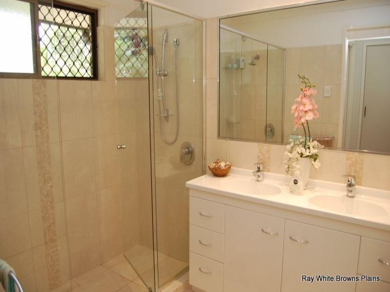 114 Crest Road, Greenbank QLD 4124