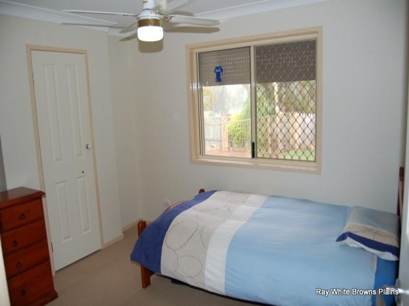 27 Cianthus Street, Regents Park QLD 4118
