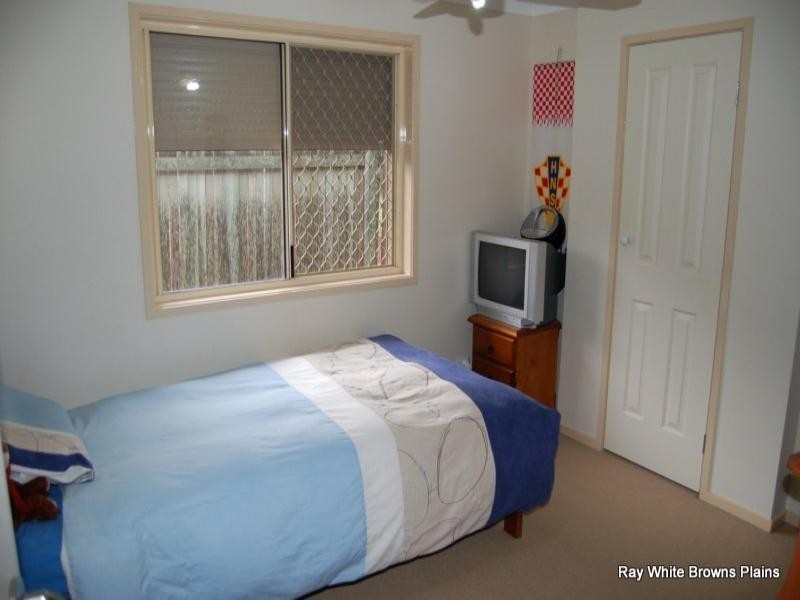 27 Cianthus Street, Regents Park QLD 4118