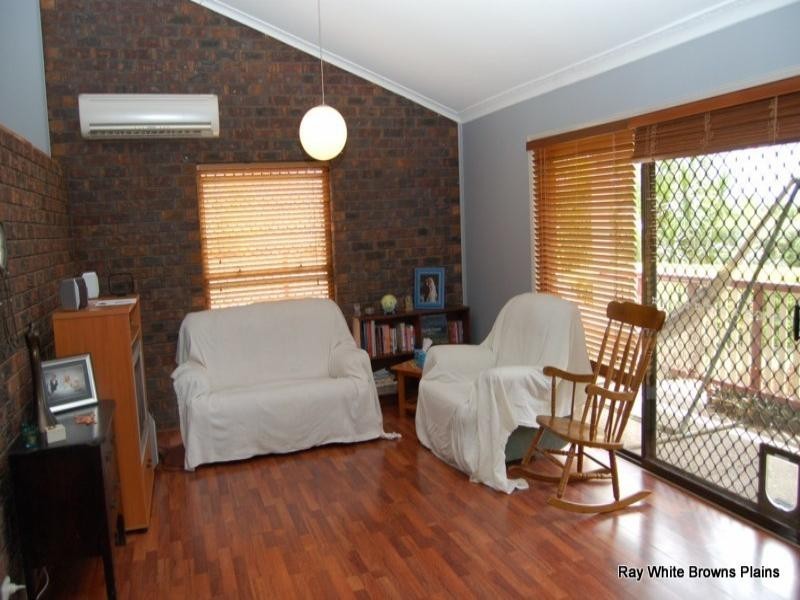 3 Volant Street, Regents Park QLD 4118