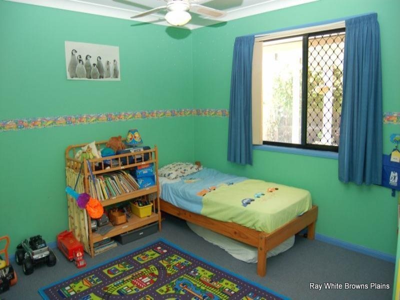 18 Haldham Crescent, Regents Park QLD 4118