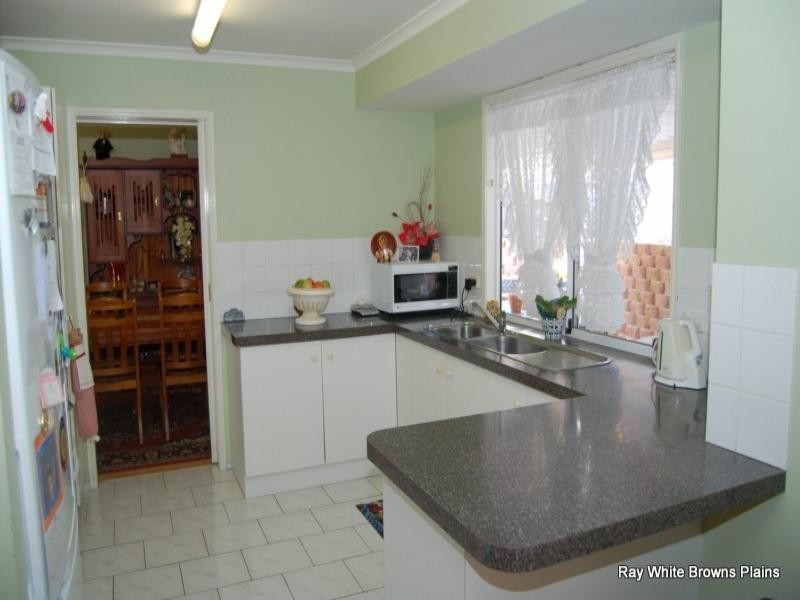 27 Jade Gardens Drive, Boronia Heights QLD 4124