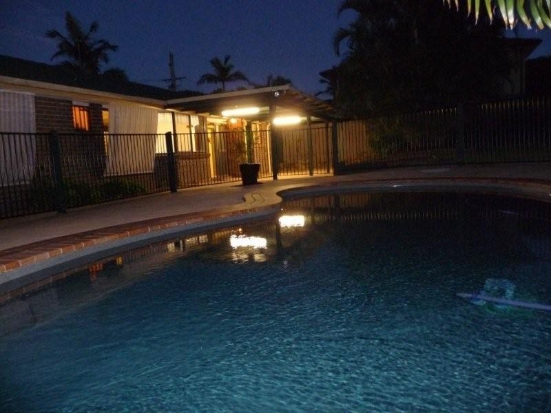 5 Bottlebrush Drive, Regents Park QLD 4118