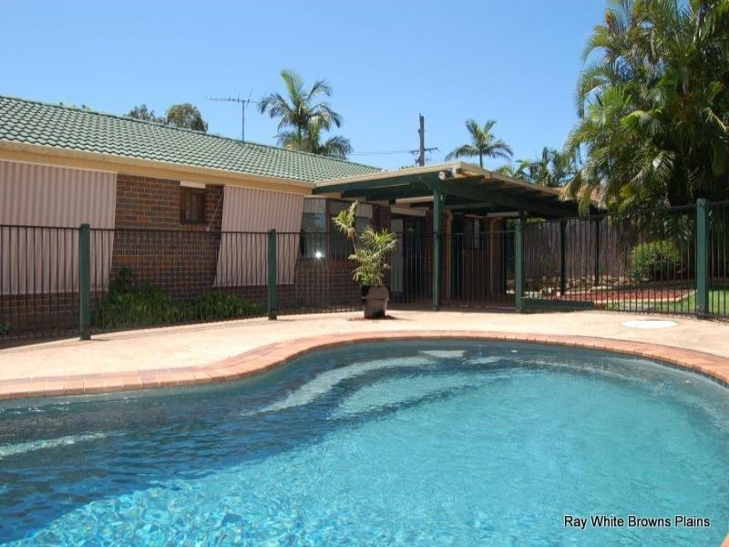 5 Bottlebrush Drive, Regents Park QLD 4118