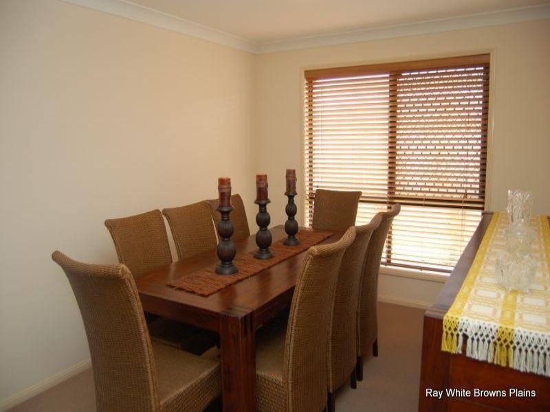 31 Paul Drive, Regents Park QLD 4118