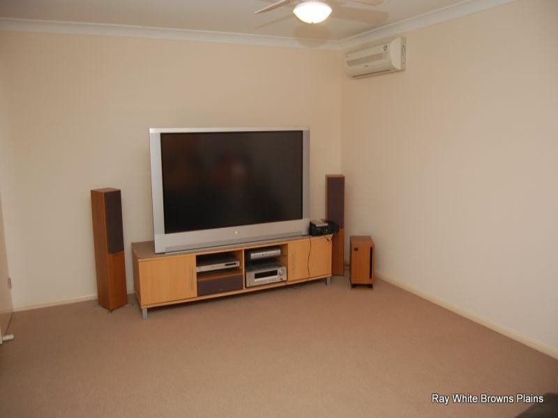 31 Paul Drive, Regents Park QLD 4118