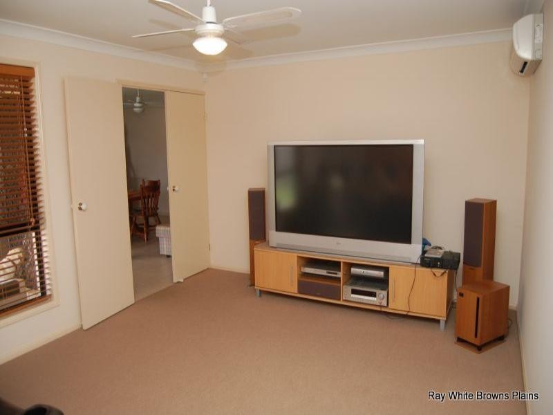 31 Paul Drive, Regents Park QLD 4118