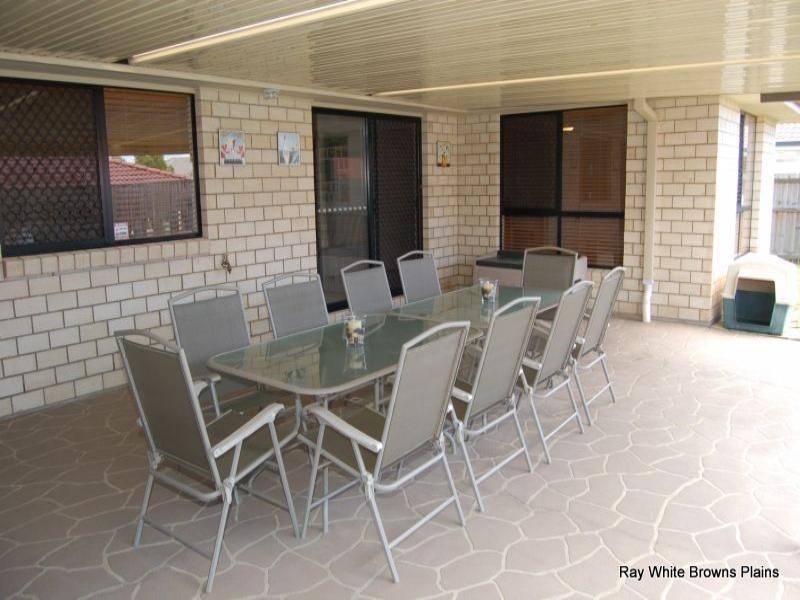 31 Paul Drive, Regents Park QLD 4118
