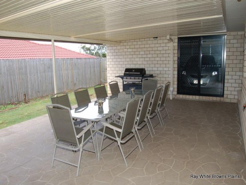 31 Paul Drive, Regents Park QLD 4118