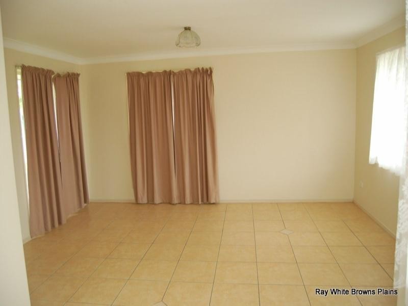 10 Indica Crescent, Regents Park QLD 4118