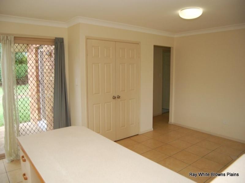 10 Indica Crescent, Regents Park QLD 4118