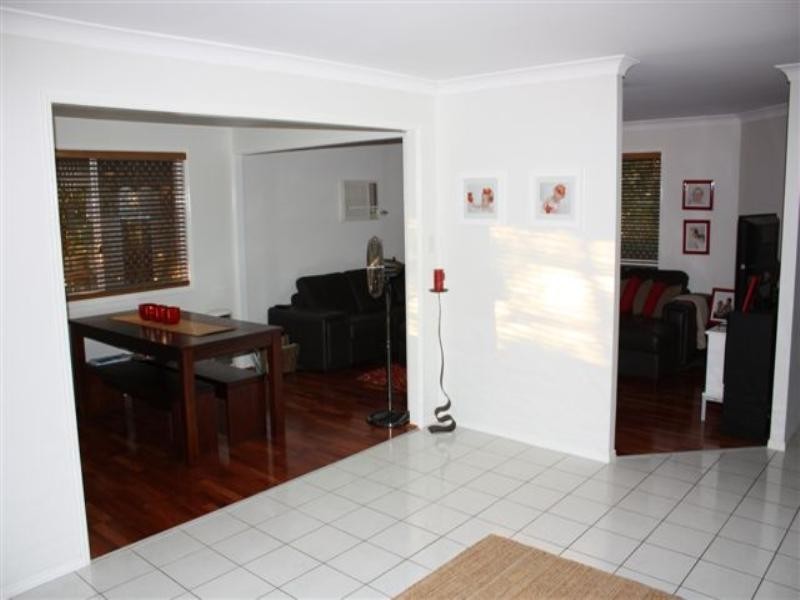 Regents Park QLD 4118