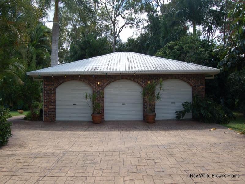 10 Carrican Court, Greenbank QLD 4124