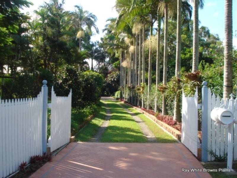 10 Carrican Court, Greenbank QLD 4124