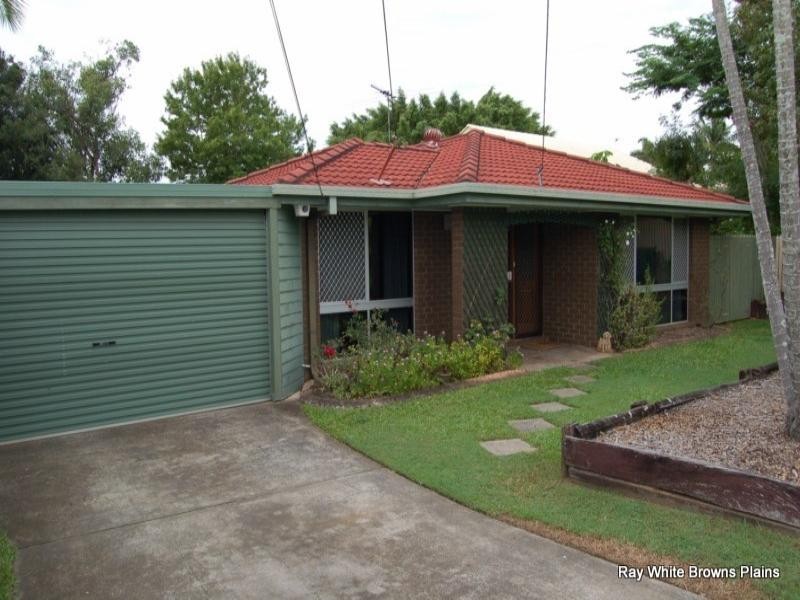 15 Pine Street, Hillcrest QLD 4118