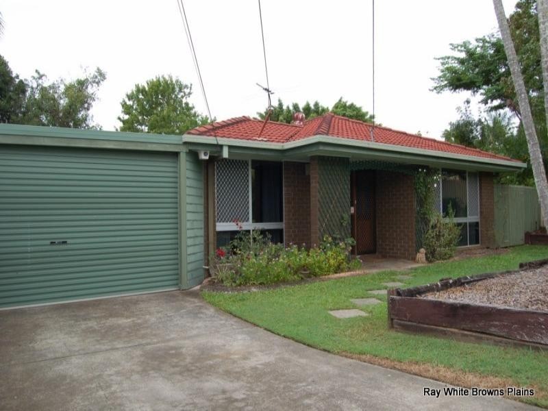 15 Pine Street, Hillcrest QLD 4118