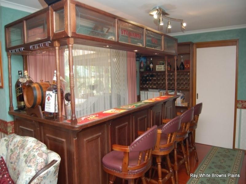 15 Pine Street, Hillcrest QLD 4118