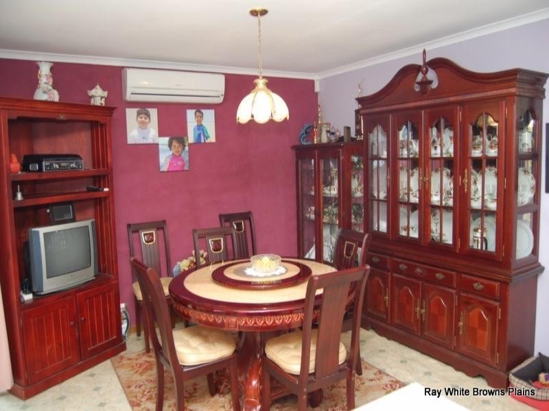 15 Pine Street, Hillcrest QLD 4118