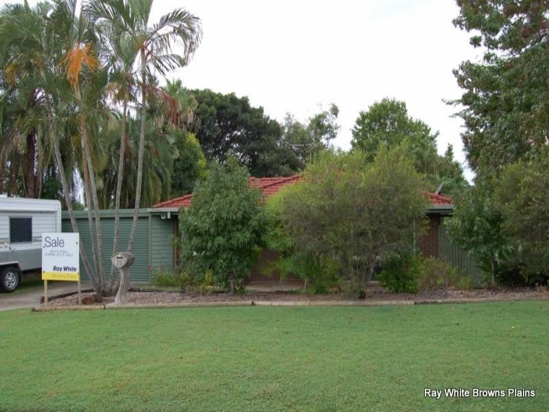 15 Pine Street, Hillcrest QLD 4118
