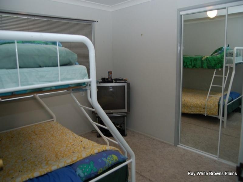 11 Helmet Court, Hillcrest QLD 4118