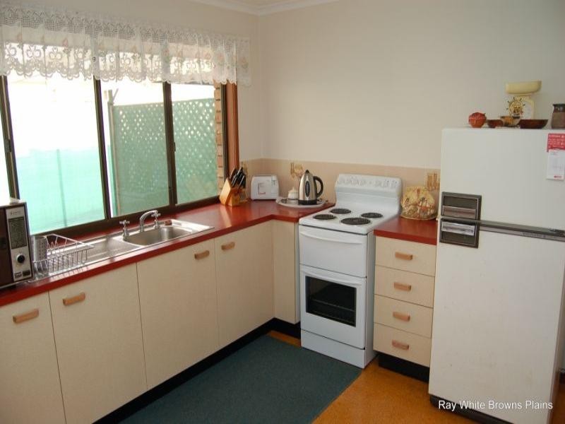 5 Ixora Court, Regents Park QLD 4118