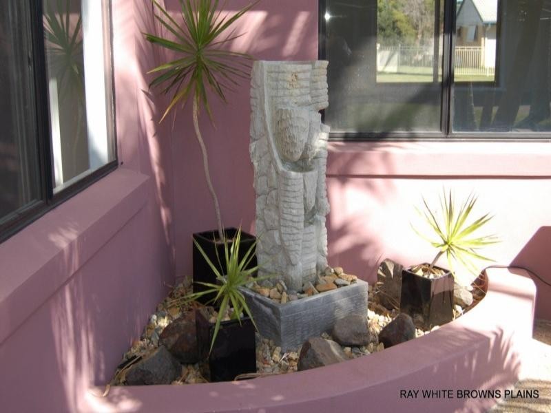 25 Bywater Street, Hillcrest QLD 4118