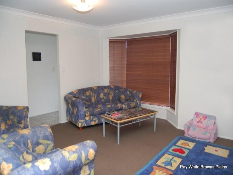 4 Latana Court, Regents Park QLD 4118