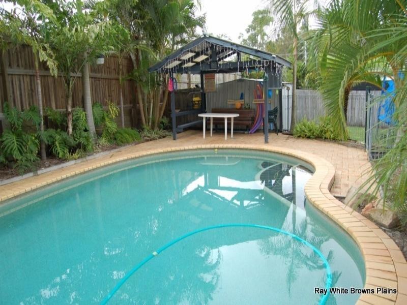 4 Latana Court, Regents Park QLD 4118