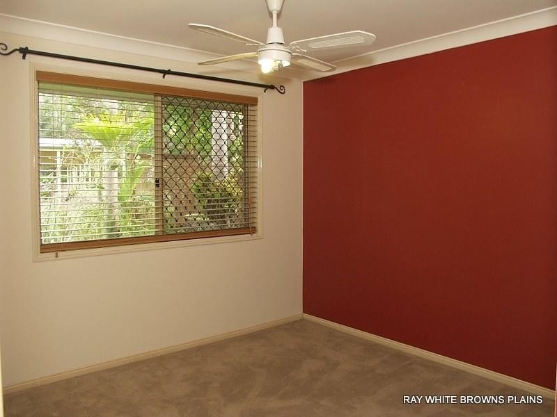 126 Eildon Close, Munruben QLD 4125