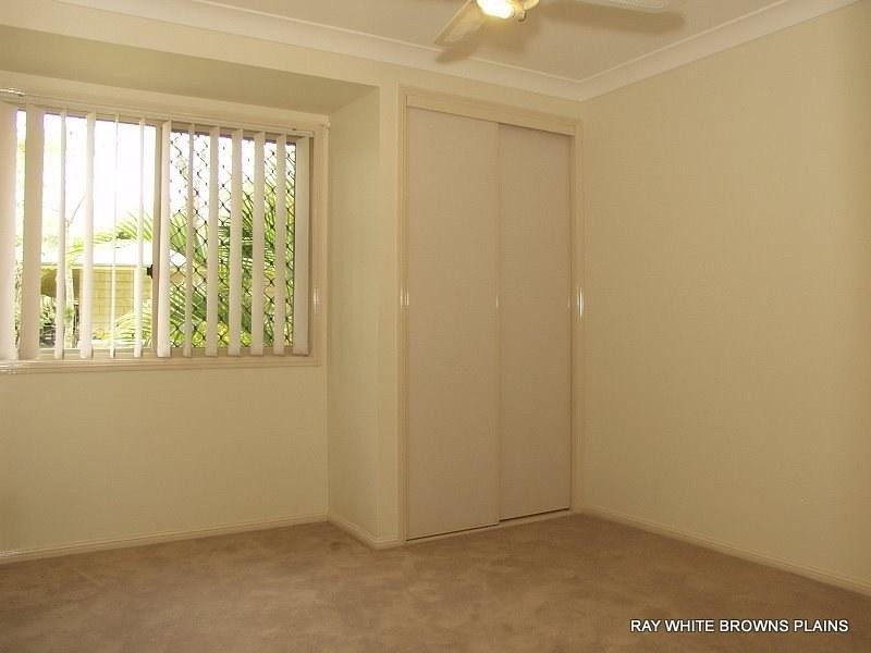 126 Eildon Close, Munruben QLD 4125