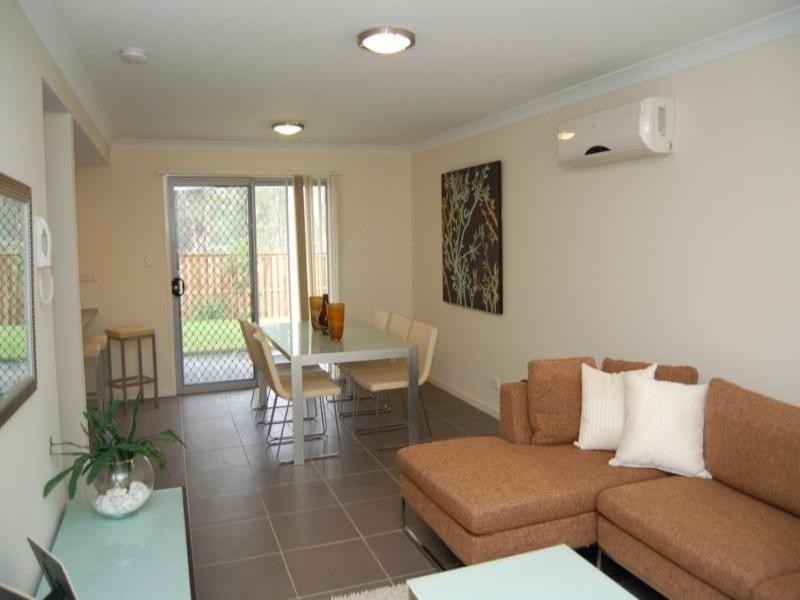 3, 15/1 Emerald Drive, Regents Park QLD 4118