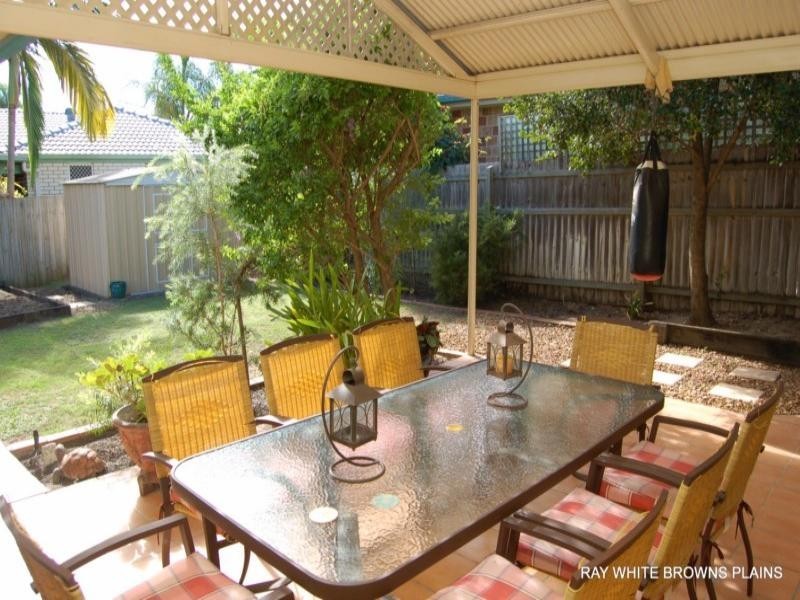 79 Redgum Drive, Regents Park QLD 4118