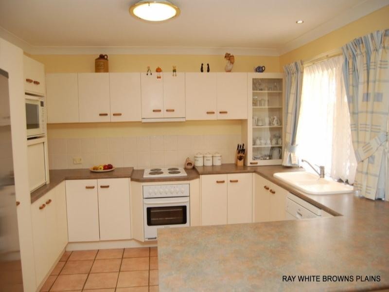 79 Redgum Drive, Regents Park QLD 4118