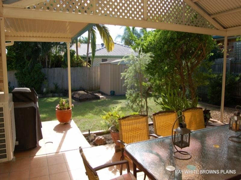 79 Redgum Drive, Regents Park QLD 4118