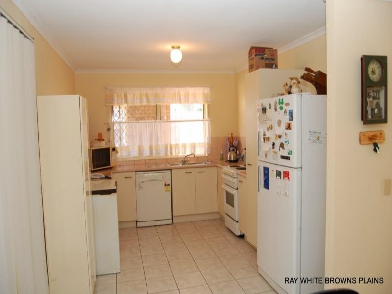 27 Bottlebrush Drive, Regents Park QLD 4118