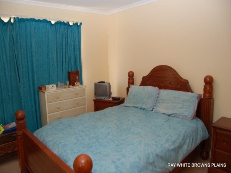 27 Bottlebrush Drive, Regents Park QLD 4118