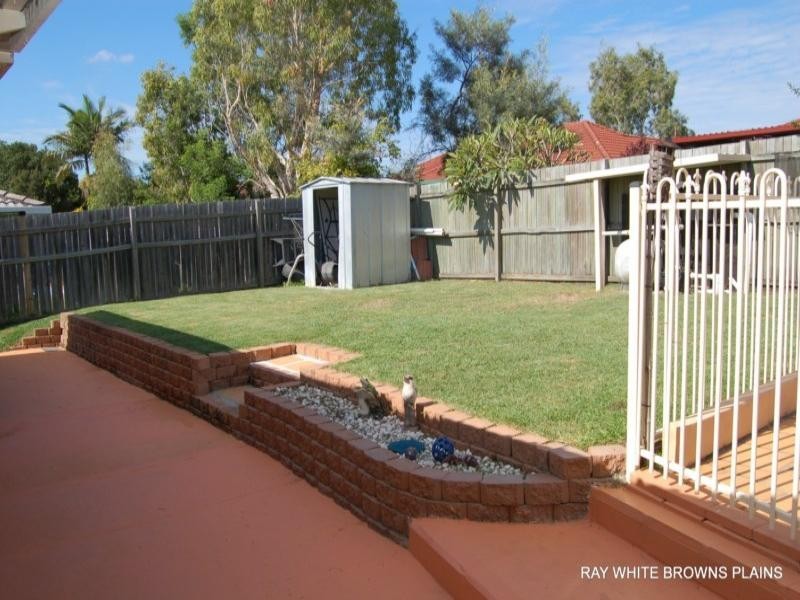 27 Bottlebrush Drive, Regents Park QLD 4118