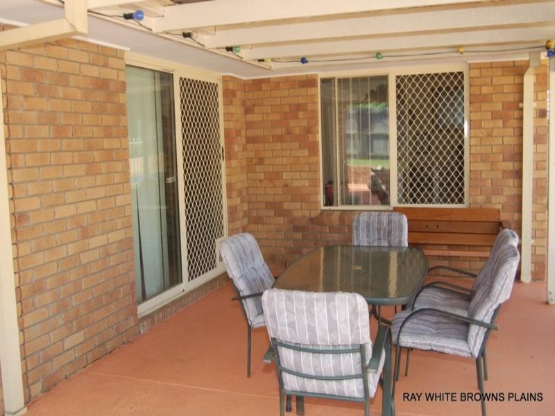 27 Bottlebrush Drive, Regents Park QLD 4118