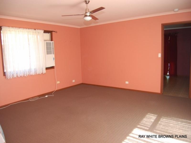 84 Owens Crescent, Regents Park QLD 4118