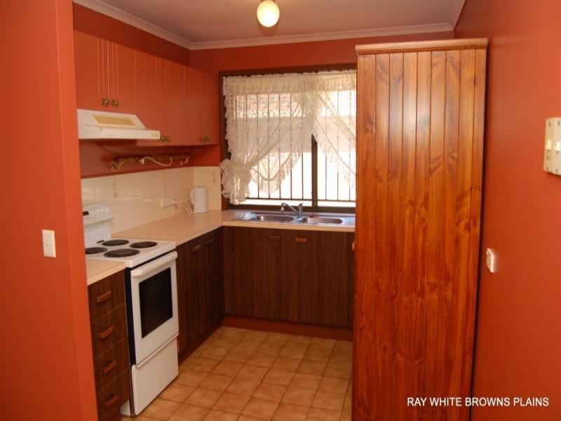 84 Owens Crescent, Regents Park QLD 4118