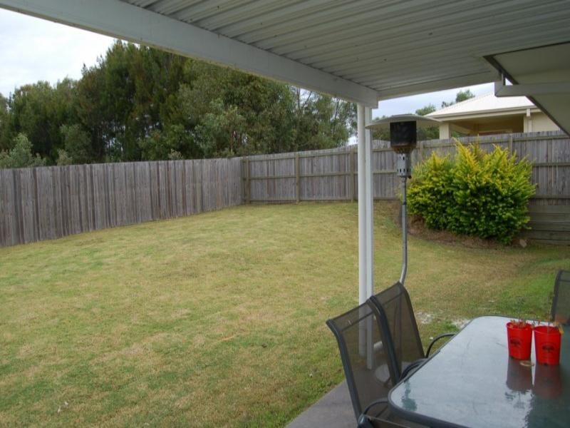 32 Charlton Place, Regents Park QLD 4118